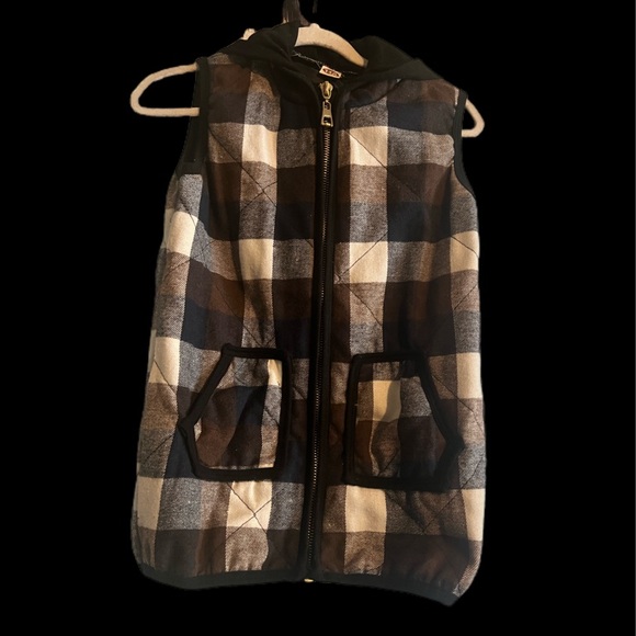 BOYS CHECKERED VEST NWOT - Picture 1 of 4